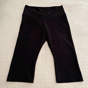 Old Navy Black PowerSoft Crop 15” Inseam Leggings Workout Pants (size Large)